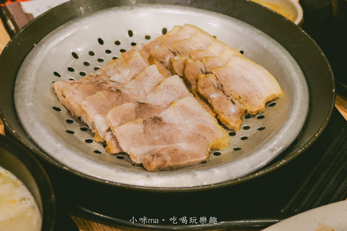 【釜山美食】密陽血腸豬肉湯飯 西面店|24小時營業的湯飯,醒酒湯比豬肉湯飯還好吃,白切肉也要點起來,有中文菜單 - 第23張圖 【釜山美食】密陽血腸豬肉湯飯 西面店|24小時營業的湯飯,醒酒湯比豬肉湯飯還好吃,白切肉也要點起來,有中文菜單