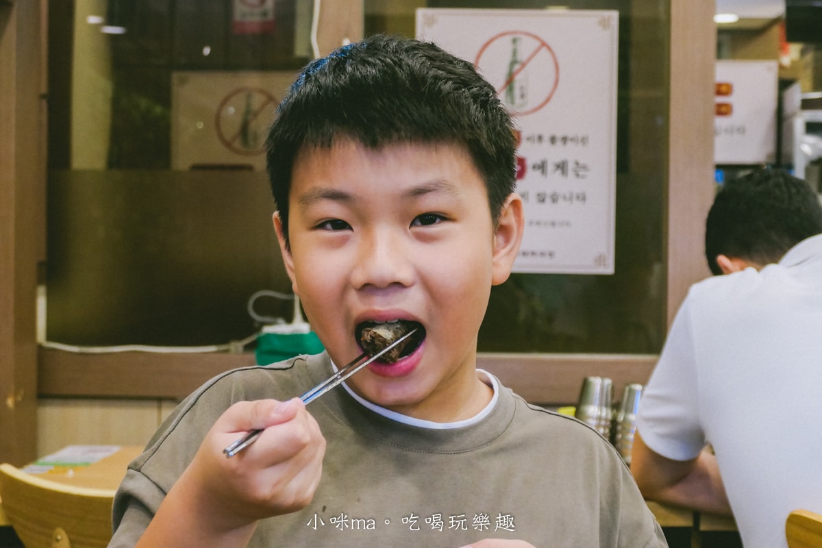 【釜山美食】密陽血腸豬肉湯飯 西面店|24小時營業的湯飯,醒酒湯比豬肉湯飯還好吃,白切肉也要點起來,有中文菜單 - 第28張圖 【釜山美食】密陽血腸豬肉湯飯 西面店|24小時營業的湯飯,醒酒湯比豬肉湯飯還好吃,白切肉也要點起來,有中文菜單