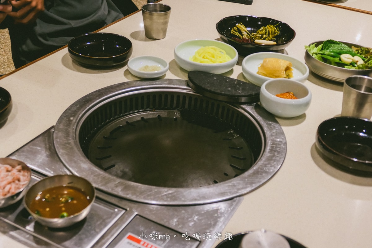 【釜山美食】味贊王鹽烤肉 富平店｜3.5公分厚豬五花全程代烤，價格實惠 CP值爆表，釜山烤肉