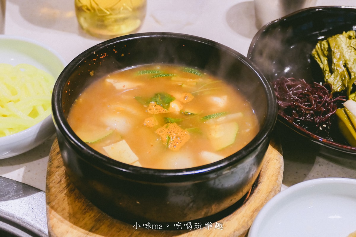 【釜山美食】味贊王鹽烤肉 富平店｜3.5公分厚豬五花全程代烤，價格實惠 CP值爆表，釜山烤肉
