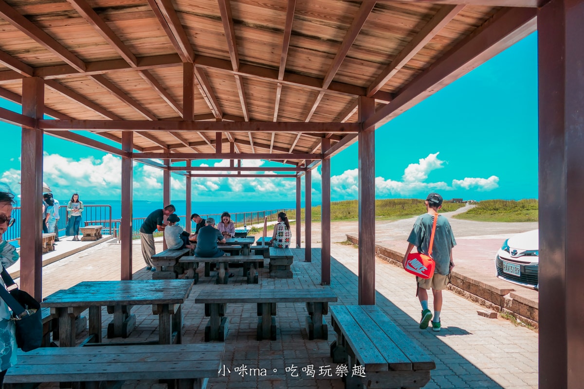 【澎湖景點】外垵漁港景觀台|澎湖版的聖托里尼,夢幻彩色屋配上藍天白雲,一打卡絕對超吸睛,澎湖西嶼景點 - 第3張圖 【澎湖景點】外垵漁港景觀台|澎湖版的聖托里尼,夢幻彩色屋配上藍天白雲,一打卡絕對超吸睛,澎湖西嶼景點
