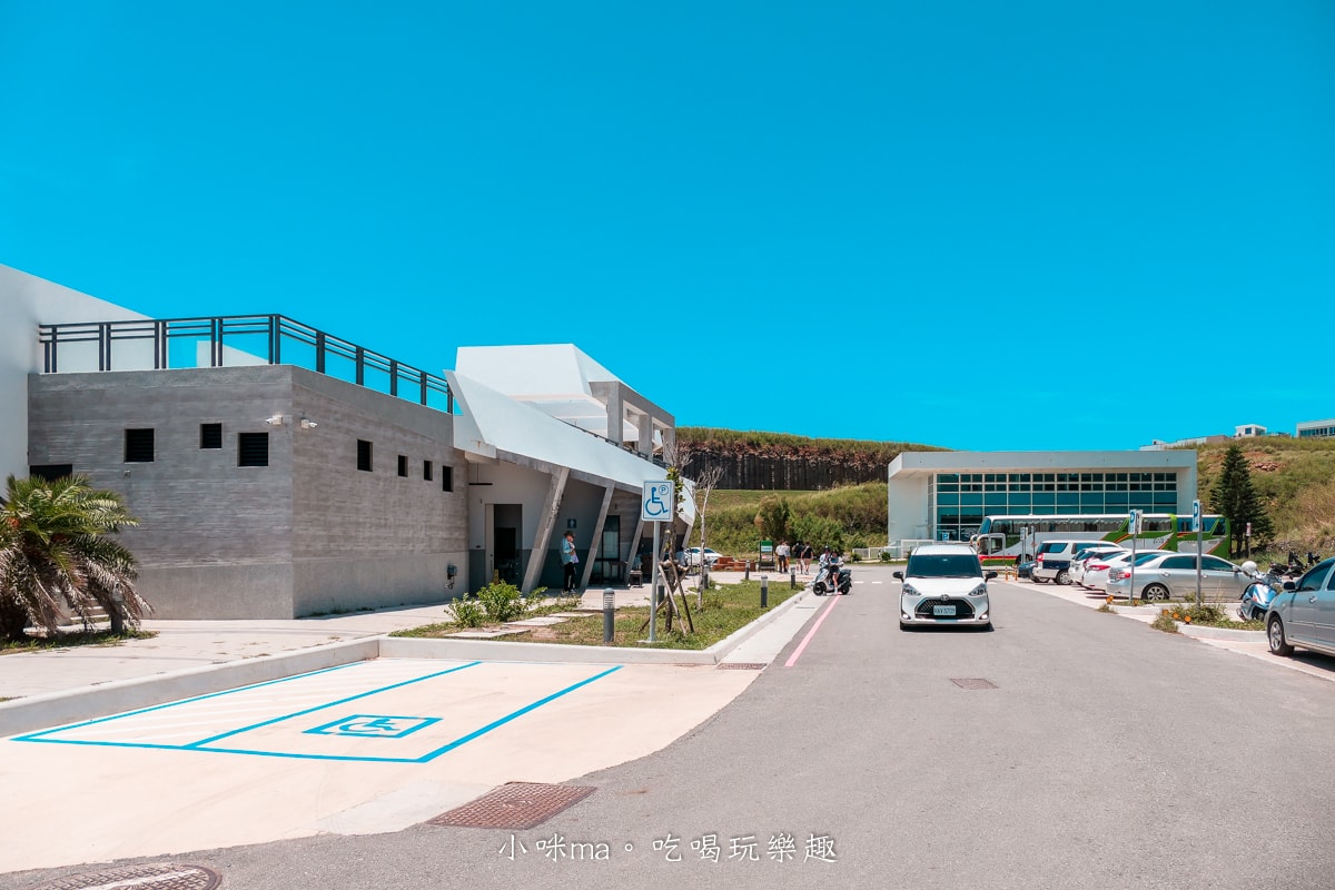 【澎湖景點】池東大菓葉玄武岩|世界級遺跡,澎湖必訪壯闊瀑布岩石,好停車、有公廁,澎湖西嶼景點 - 第3張圖 【澎湖景點】池東大菓葉玄武岩|世界級遺跡,澎湖必訪壯闊瀑布岩石,好停車、有公廁,澎湖西嶼景點