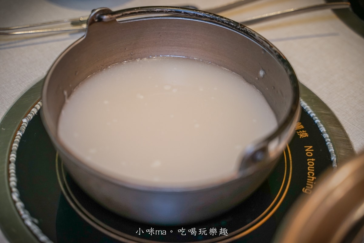 【新莊燒肉吃到飽推薦】饞饞燒肉 PLUS+|輔大最夯的火烤兩吃,日本生食級生蠔、大干貝、和牛吃到飽任你選!最低598起,新莊輔大美食推薦(附菜單) - 第14張圖 【新莊燒肉吃到飽推薦】饞饞燒肉 PLUS+|輔大最夯的火烤兩吃,日本生食級生蠔、大干貝、和牛吃到飽任你選!最低598起,新莊輔大美食推薦(附菜單)