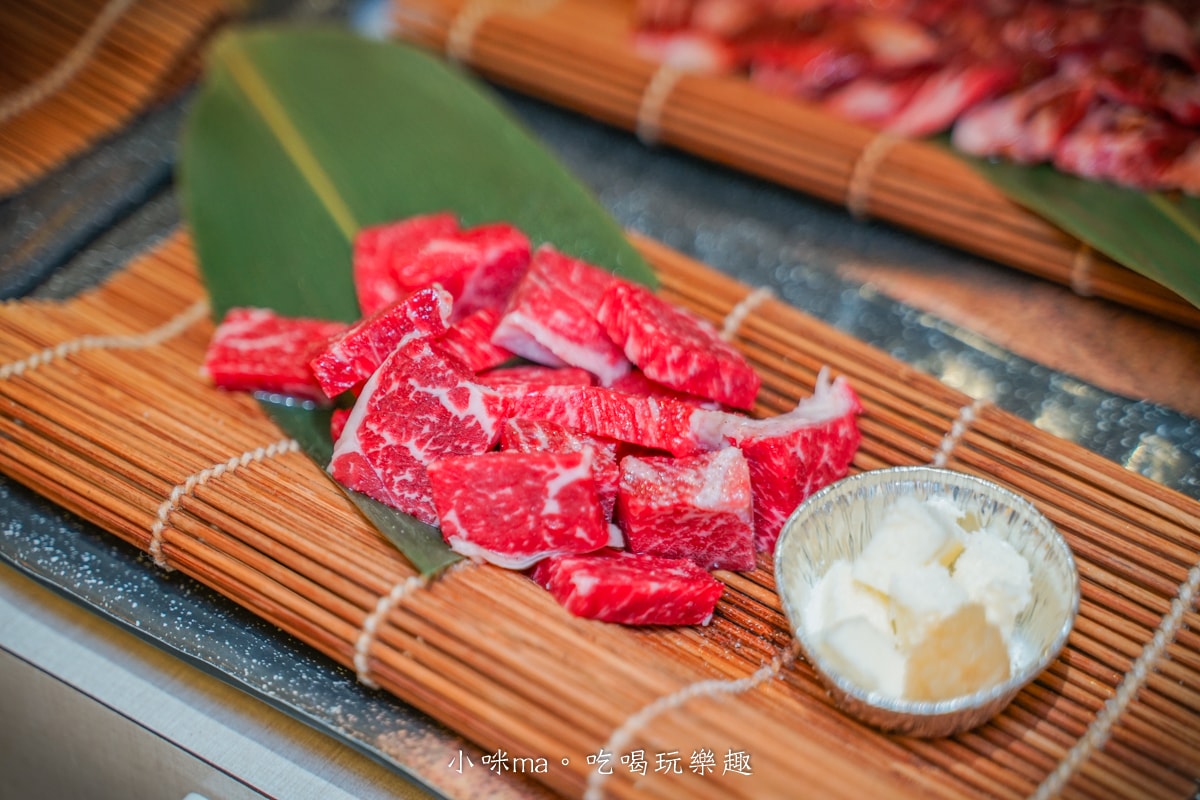 【新莊燒肉吃到飽推薦】饞饞燒肉 PLUS+|輔大最夯的火烤兩吃,日本生食級生蠔、大干貝、和牛吃到飽任你選!最低598起,新莊輔大美食推薦(附菜單) - 第41張圖 【新莊燒肉吃到飽推薦】饞饞燒肉 PLUS+|輔大最夯的火烤兩吃,日本生食級生蠔、大干貝、和牛吃到飽任你選!最低598起,新莊輔大美食推薦(附菜單)