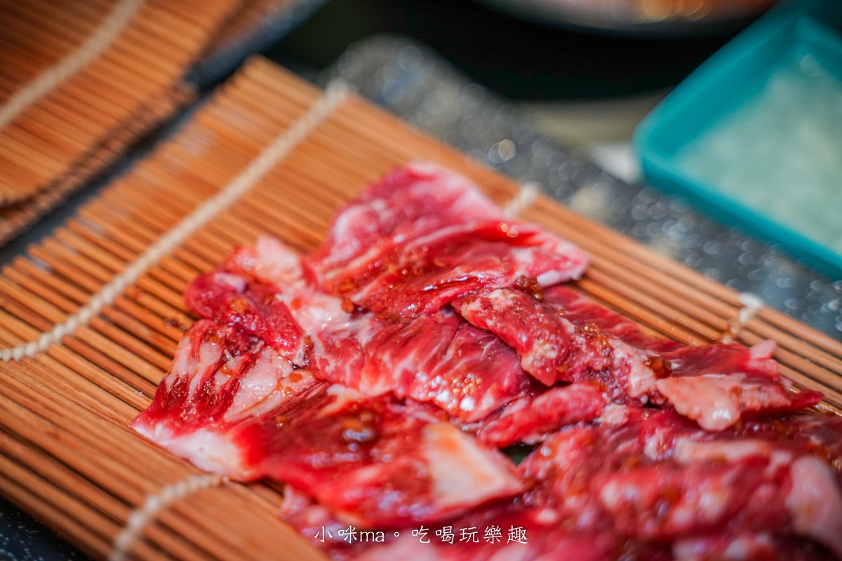 【新莊燒肉吃到飽推薦】饞饞燒肉 PLUS+|輔大最夯的火烤兩吃,日本生食級生蠔、大干貝、和牛吃到飽任你選!最低598起,新莊輔大美食推薦(附菜單) - 第35張圖 【新莊燒肉吃到飽推薦】饞饞燒肉 PLUS+|輔大最夯的火烤兩吃,日本生食級生蠔、大干貝、和牛吃到飽任你選!最低598起,新莊輔大美食推薦(附菜單)