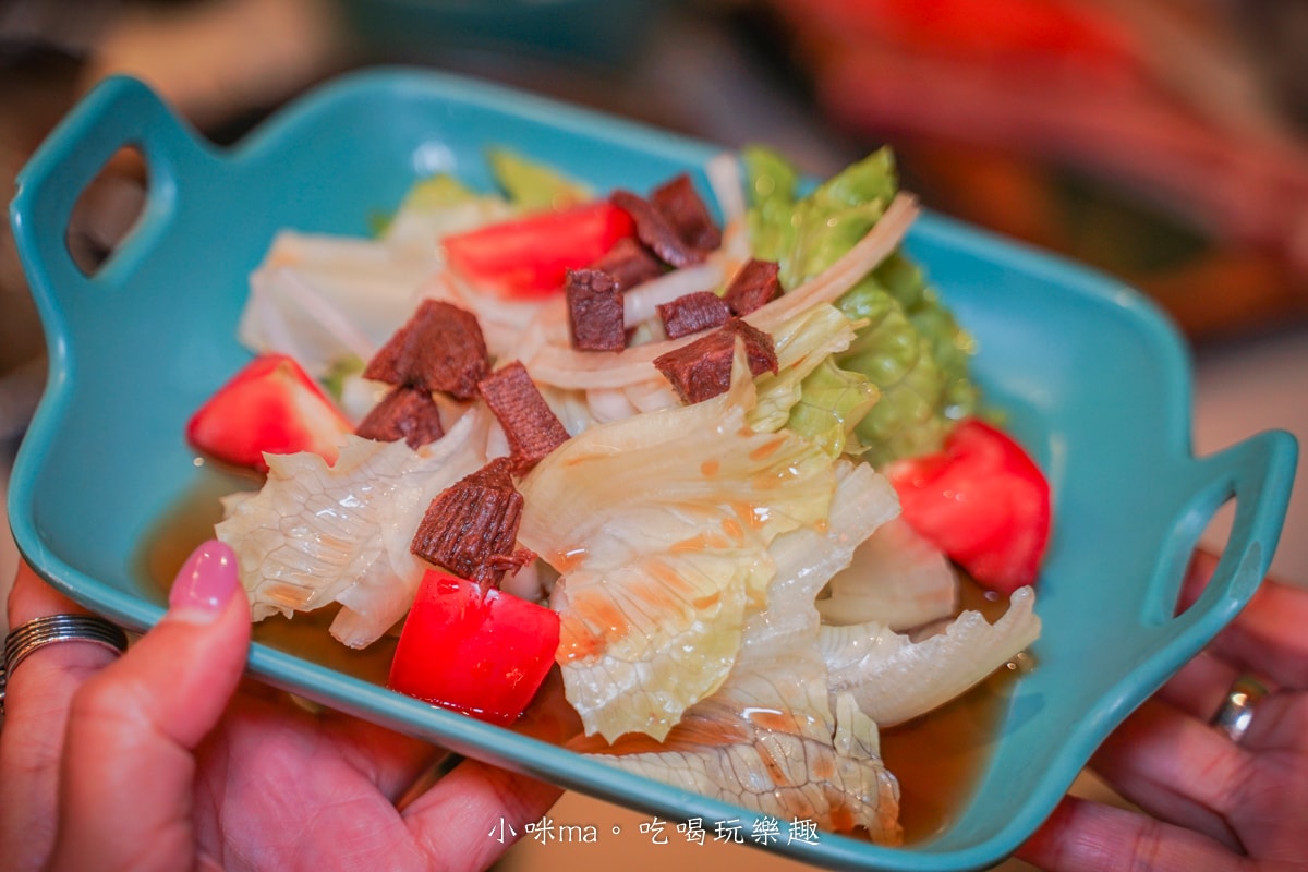 【新莊燒肉吃到飽推薦】饞饞燒肉 PLUS+|輔大最夯的火烤兩吃,日本生食級生蠔、大干貝、和牛吃到飽任你選!最低598起,新莊輔大美食推薦(附菜單) - 第25張圖 【新莊燒肉吃到飽推薦】饞饞燒肉 PLUS+|輔大最夯的火烤兩吃,日本生食級生蠔、大干貝、和牛吃到飽任你選!最低598起,新莊輔大美食推薦(附菜單)