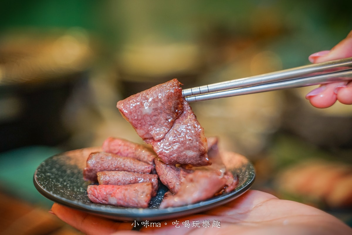 【新莊燒肉吃到飽推薦】饞饞燒肉 PLUS+|輔大最夯的火烤兩吃,日本生食級生蠔、大干貝、和牛吃到飽任你選!最低598起,新莊輔大美食推薦(附菜單) - 第30張圖 【新莊燒肉吃到飽推薦】饞饞燒肉 PLUS+|輔大最夯的火烤兩吃,日本生食級生蠔、大干貝、和牛吃到飽任你選!最低598起,新莊輔大美食推薦(附菜單)