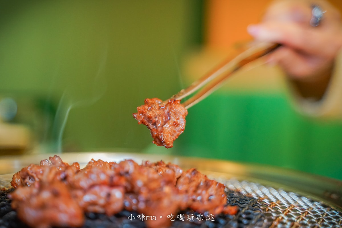 【新莊燒肉吃到飽推薦】饞饞燒肉 PLUS+|輔大最夯的火烤兩吃,日本生食級生蠔、大干貝、和牛吃到飽任你選!最低598起,新莊輔大美食推薦(附菜單) - 第46張圖 【新莊燒肉吃到飽推薦】饞饞燒肉 PLUS+|輔大最夯的火烤兩吃,日本生食級生蠔、大干貝、和牛吃到飽任你選!最低598起,新莊輔大美食推薦(附菜單)
