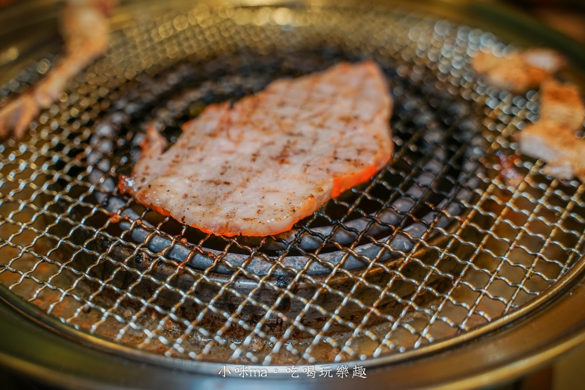 【新莊燒肉吃到飽推薦】饞饞燒肉 PLUS+|輔大最夯的火烤兩吃,日本生食級生蠔、大干貝、和牛吃到飽任你選!最低598起,新莊輔大美食推薦(附菜單) - 第58張圖 【新莊燒肉吃到飽推薦】饞饞燒肉 PLUS+|輔大最夯的火烤兩吃,日本生食級生蠔、大干貝、和牛吃到飽任你選!最低598起,新莊輔大美食推薦(附菜單)