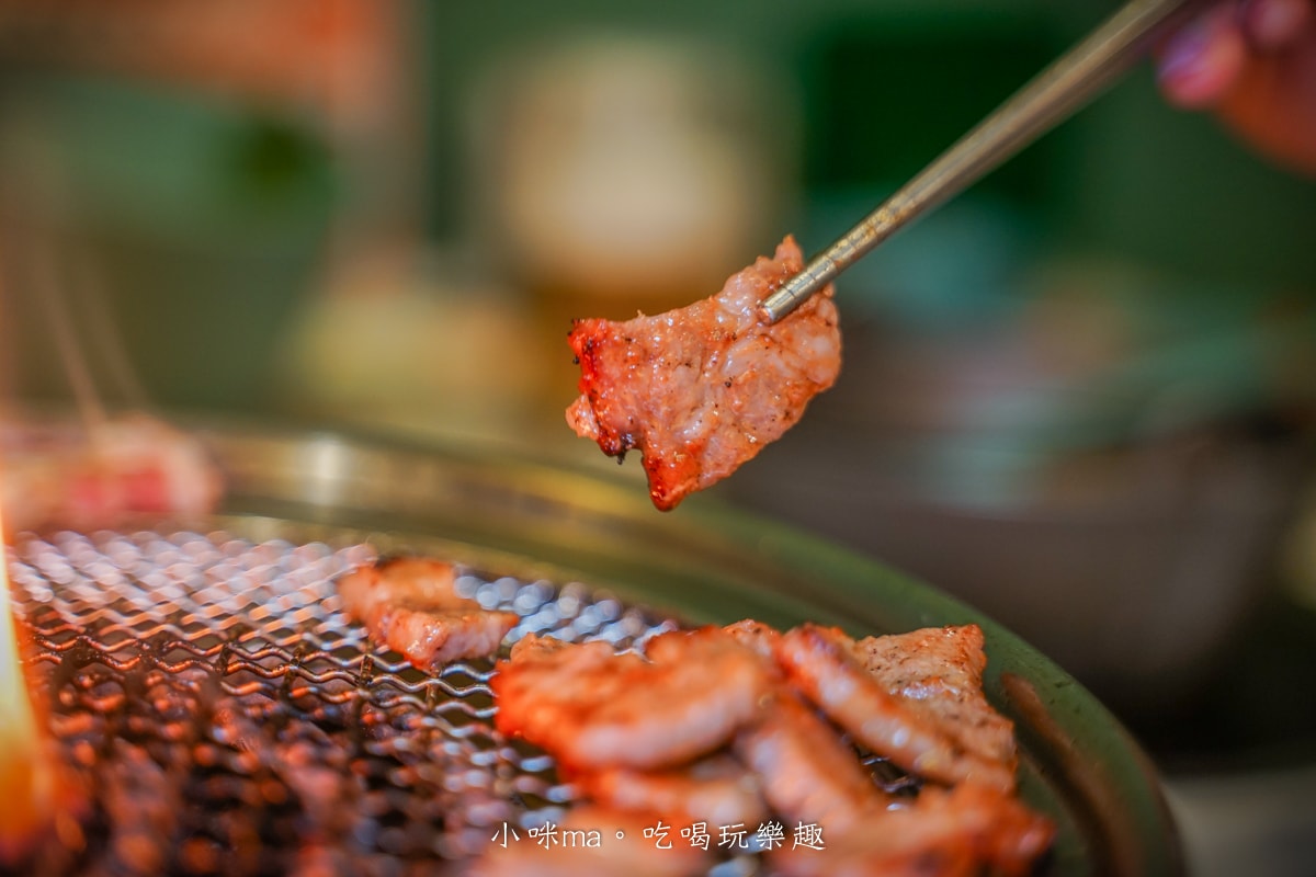 【新莊燒肉吃到飽推薦】饞饞燒肉 PLUS+|輔大最夯的火烤兩吃,日本生食級生蠔、大干貝、和牛吃到飽任你選!最低598起,新莊輔大美食推薦(附菜單) - 第59張圖 【新莊燒肉吃到飽推薦】饞饞燒肉 PLUS+|輔大最夯的火烤兩吃,日本生食級生蠔、大干貝、和牛吃到飽任你選!最低598起,新莊輔大美食推薦(附菜單)