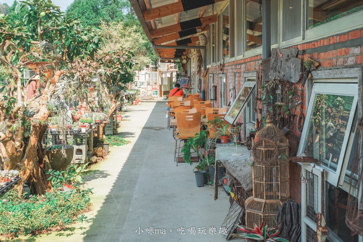 【桃園親子景點】三和青創基地-繞山花|免門票多肉植物園,DIY多肉盆栽太療癒,晴天、雨天這裡都好好玩~,龍潭美食 - 第9張圖 【桃園親子景點】三和青創基地-繞山花|免門票多肉植物園,DIY多肉盆栽太療癒,晴天、雨天這裡都好好玩~,龍潭美食