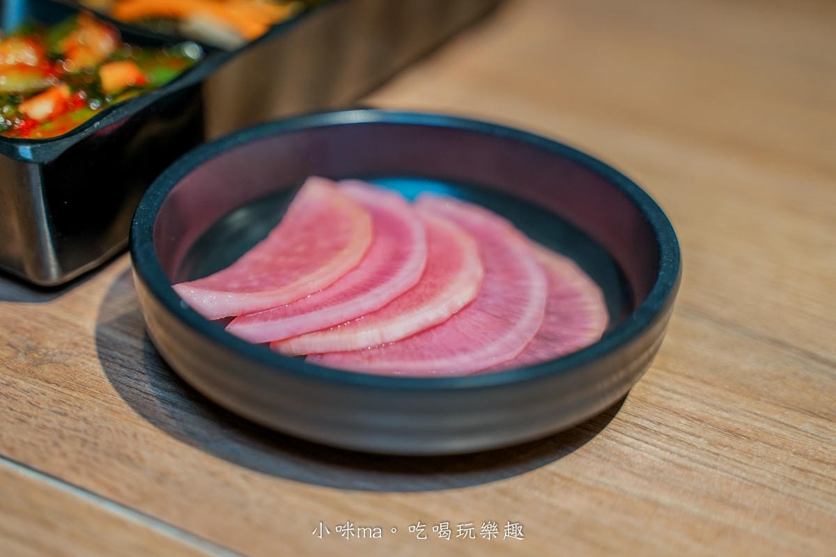 【台北美食】小班韓式烤腸|全台第一間超道地的烤牛腸、豬腸、醬蟹專賣店,起司雙拼太銷魂啦~(內含菜單),東區韓式料理 - 第11張圖 【台北美食】小班韓式烤腸|全台第一間超道地的烤牛腸、豬腸、醬蟹專賣店,起司雙拼太銷魂啦~(內含菜單),東區韓式料理