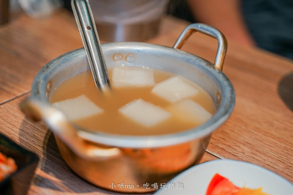 【台北美食】小班韓式烤腸|全台第一間超道地的烤牛腸、豬腸、醬蟹專賣店,起司雙拼太銷魂啦~(內含菜單),東區韓式料理 - 第33張圖 【台北美食】小班韓式烤腸|全台第一間超道地的烤牛腸、豬腸、醬蟹專賣店,起司雙拼太銷魂啦~(內含菜單),東區韓式料理