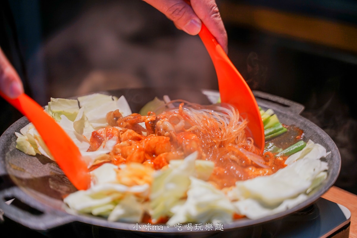 【台北美食】小班韓式烤腸|全台第一間超道地的烤牛腸、豬腸、醬蟹專賣店,起司雙拼太銷魂啦~(內含菜單),東區韓式料理 - 第37張圖 【台北美食】小班韓式烤腸|全台第一間超道地的烤牛腸、豬腸、醬蟹專賣店,起司雙拼太銷魂啦~(內含菜單),東區韓式料理