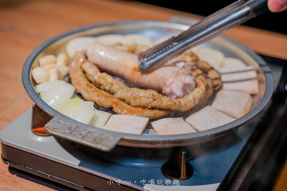 【台北美食】小班韓式烤腸|全台第一間超道地的烤牛腸、豬腸、醬蟹專賣店,起司雙拼太銷魂啦~(內含菜單),東區韓式料理 - 第52張圖 【台北美食】小班韓式烤腸|全台第一間超道地的烤牛腸、豬腸、醬蟹專賣店,起司雙拼太銷魂啦~(內含菜單),東區韓式料理