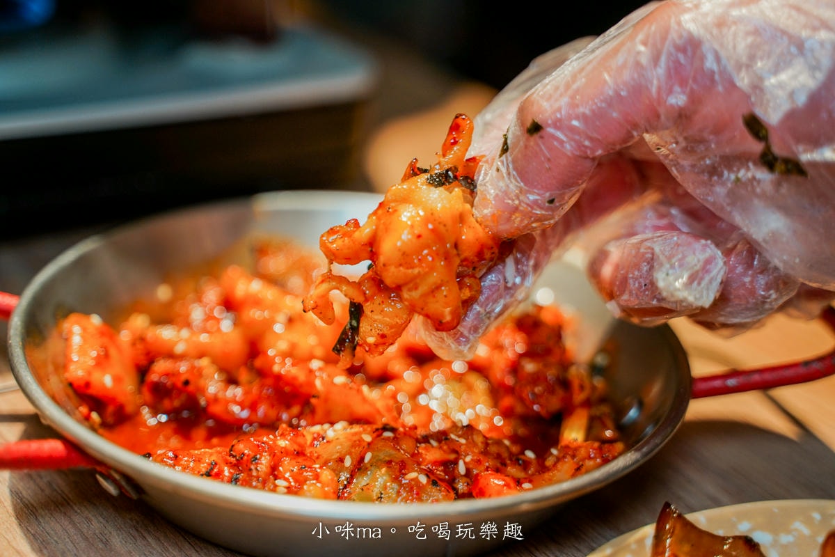 【台北美食】小班韓式烤腸|全台第一間超道地的烤牛腸、豬腸、醬蟹專賣店,起司雙拼太銷魂啦~(內含菜單),東區韓式料理 - 第17張圖 【台北美食】小班韓式烤腸|全台第一間超道地的烤牛腸、豬腸、醬蟹專賣店,起司雙拼太銷魂啦~(內含菜單),東區韓式料理
