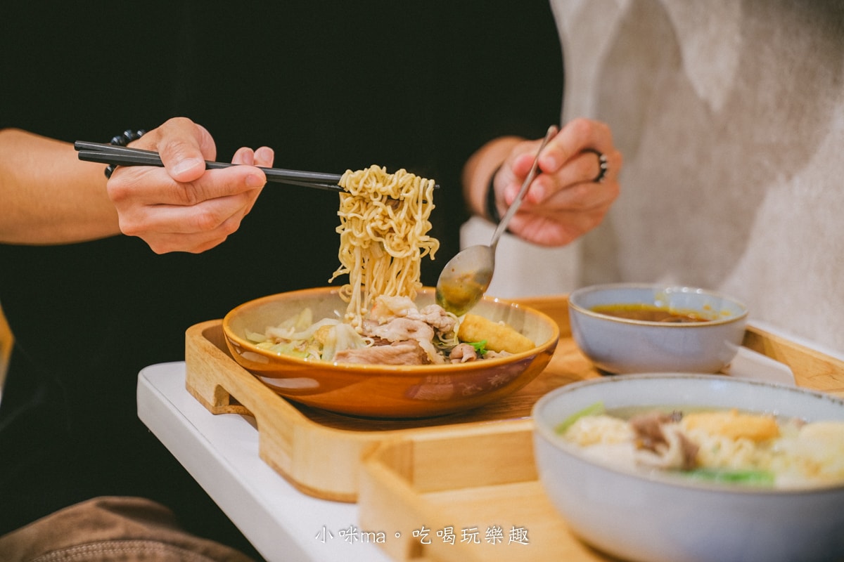 【台北美食】搬湯弄煮-台北八德店|選擇多多的湯煮料理,嚴選6種特製湯頭,清爽、麻辣、吃巧、吃飽任你搭配,小巨蛋美食 - 第28張圖 【台北美食】搬湯弄煮-台北八德店|選擇多多的湯煮料理,嚴選6種特製湯頭,清爽、麻辣、吃巧、吃飽任你搭配,小巨蛋美食