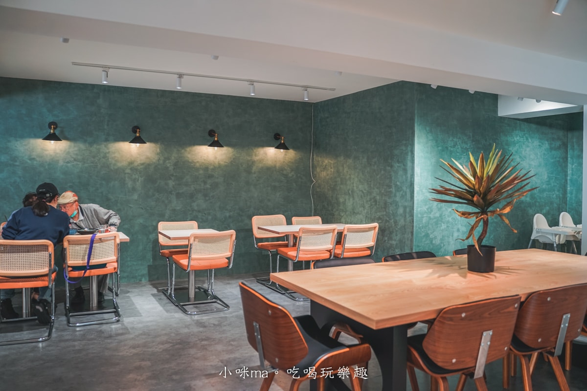 【東區早午餐】At.First More 早寓｜延吉街超人氣早午餐開新店啦！森林系空間、寵物友善、免服務費，大份量早午餐超又有飽足感，捷運忠孝敦化站