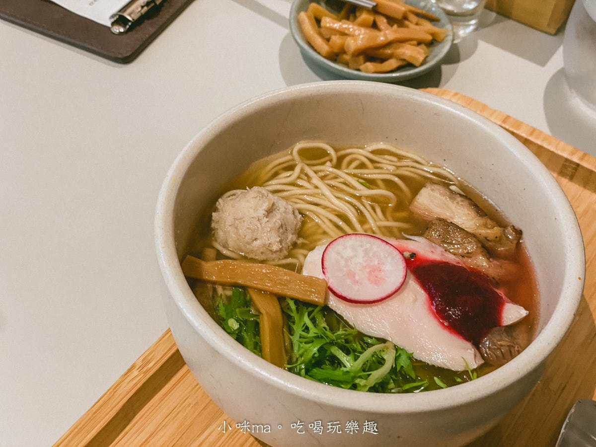 【內科美食】雞湯桑 Torisan 港墘店|雞湯大叔開的日式拉麵店!櫻花柚子湯頭清爽不膩口,捷運港墘站 - 第13張圖 【內科美食】雞湯桑 Torisan 港墘店|雞湯大叔開的日式拉麵店!櫻花柚子湯頭清爽不膩口,捷運港墘站