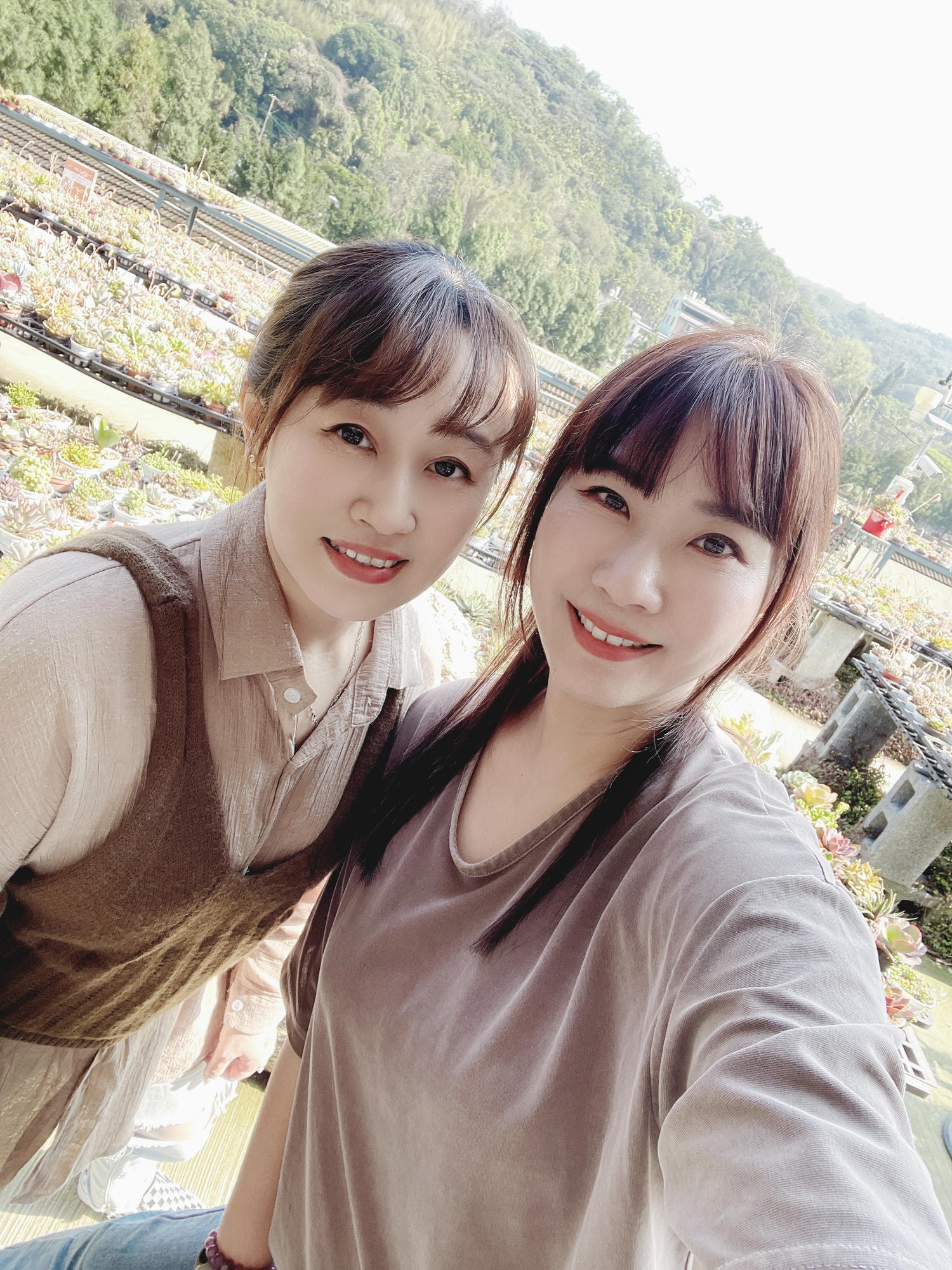 【桃園親子景點】三和青創基地-繞山花|免門票多肉植物園,DIY多肉盆栽太療癒,晴天、雨天這裡都好好玩~,龍潭美食 - 第24張圖 【桃園親子景點】三和青創基地-繞山花|免門票多肉植物園,DIY多肉盆栽太療癒,晴天、雨天這裡都好好玩~,龍潭美食