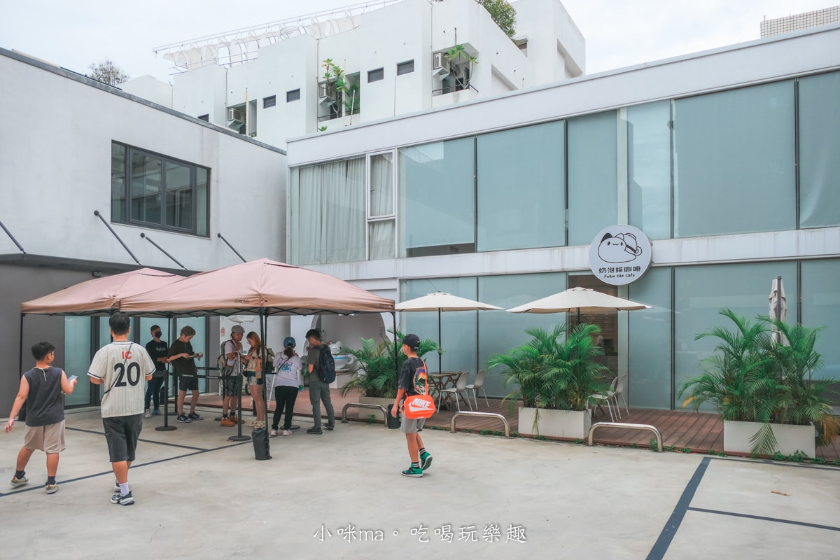【台中美食】奶泡貓咖啡-民權店｜滿滿的咖波、奶泡貓超級療癒，讓貓貓蟲咖波陪你喝下午茶，台中景點