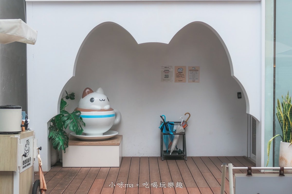 【台中美食】奶泡貓咖啡-民權店｜滿滿的咖波、奶泡貓超級療癒，讓貓貓蟲咖波陪你喝下午茶，台中景點