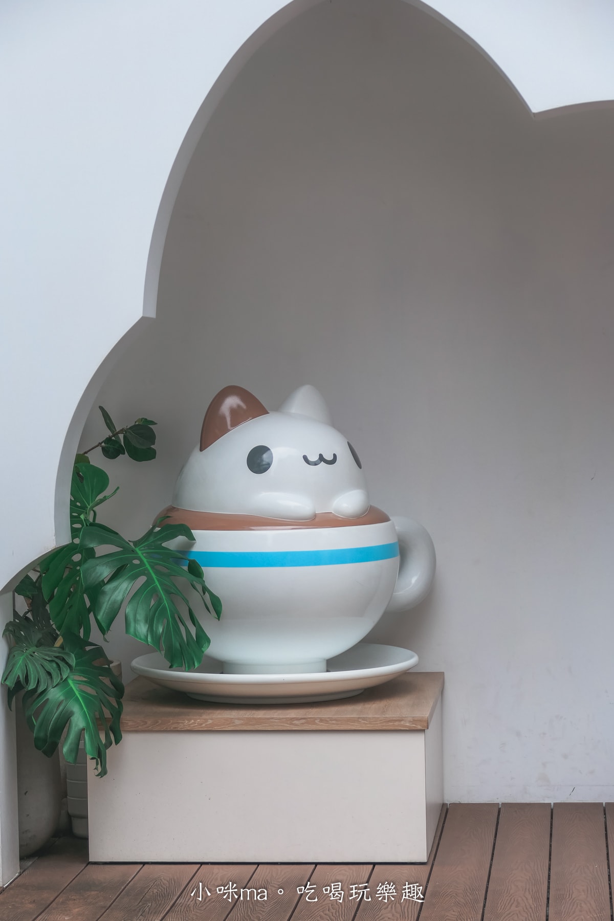 【台中美食】奶泡貓咖啡-民權店｜滿滿的咖波、奶泡貓超級療癒，讓貓貓蟲咖波陪你喝下午茶，台中景點