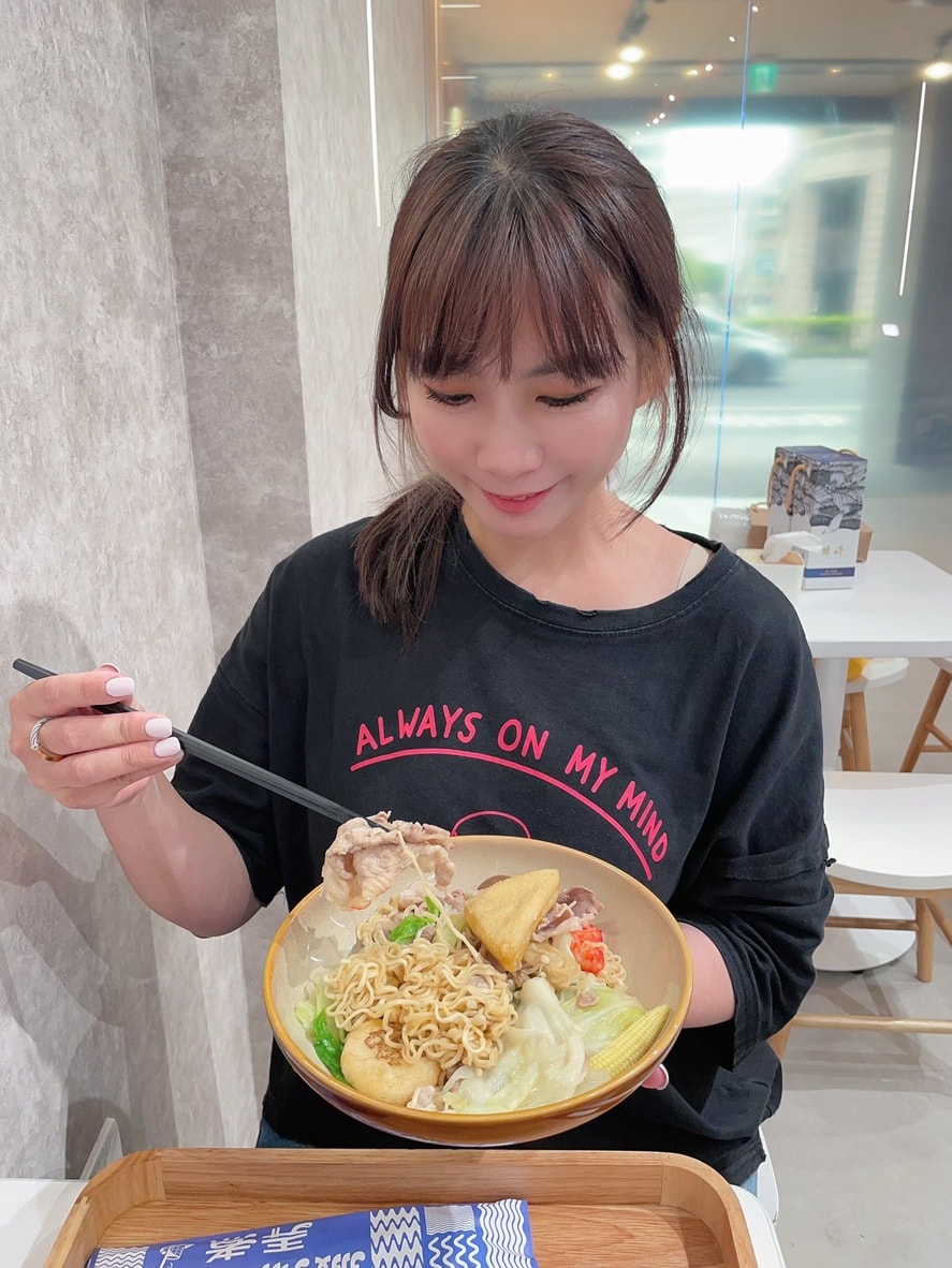 【台北美食】搬湯弄煮-台北八德店|選擇多多的湯煮料理,嚴選6種特製湯頭,清爽、麻辣、吃巧、吃飽任你搭配,小巨蛋美食 - 第29張圖 【台北美食】搬湯弄煮-台北八德店|選擇多多的湯煮料理,嚴選6種特製湯頭,清爽、麻辣、吃巧、吃飽任你搭配,小巨蛋美食