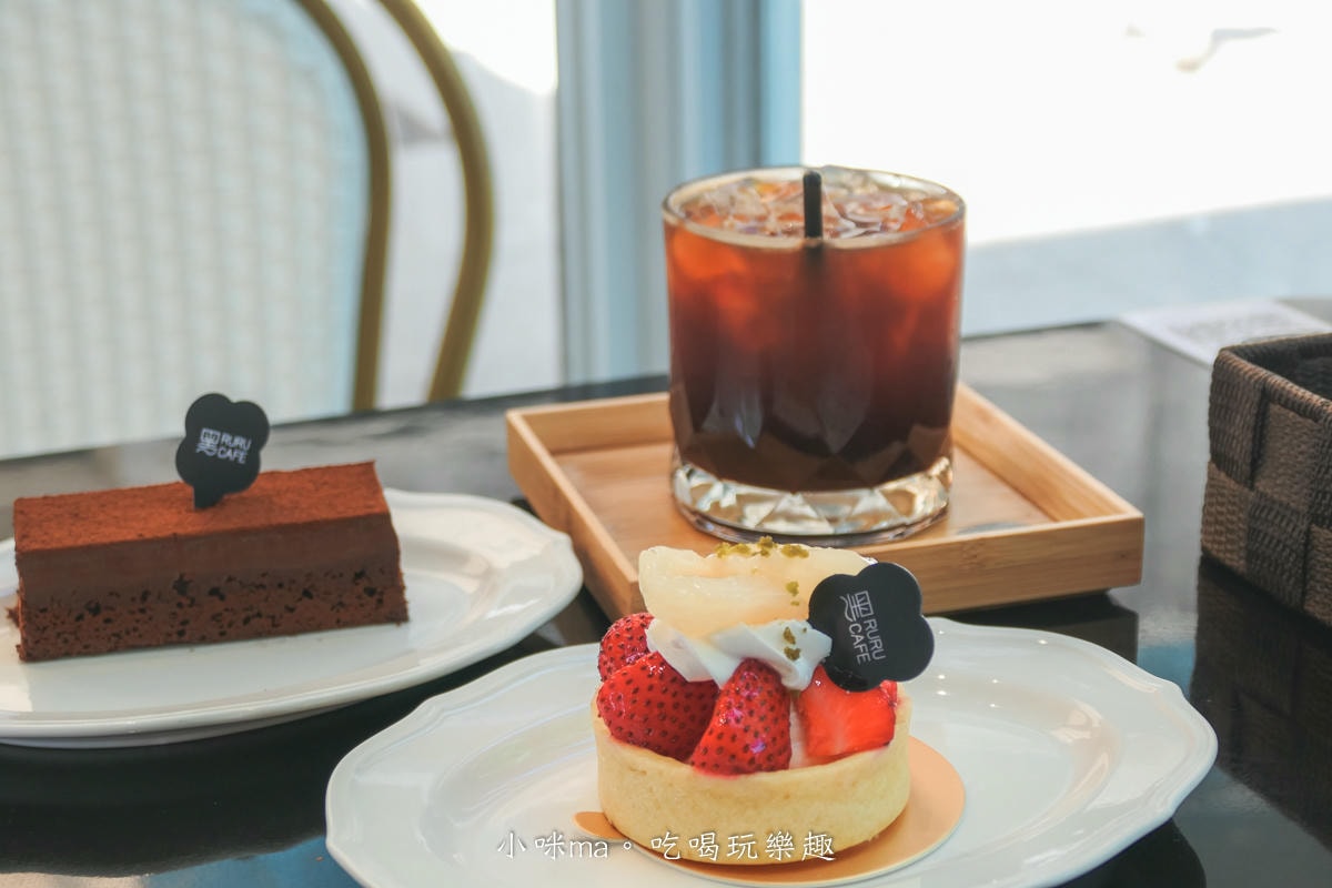 【五結親子景點】黑RURU CAFE｜宜蘭超人氣笑笑羊主題咖啡館！餐點好吃、互動餵羊 萌萌的太可愛啦，內附菜單、入園資訊，宜蘭寵物友善餐廳