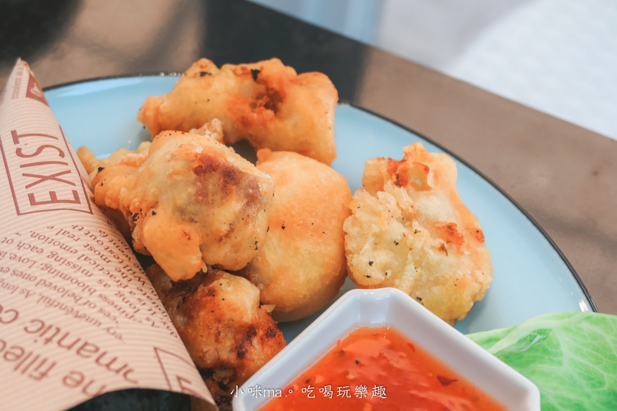 【五結親子景點】黑RURU CAFE｜宜蘭超人氣笑笑羊主題咖啡館！餐點好吃、互動餵羊 萌萌的太可愛啦，內附菜單、入園資訊，宜蘭寵物友善餐廳