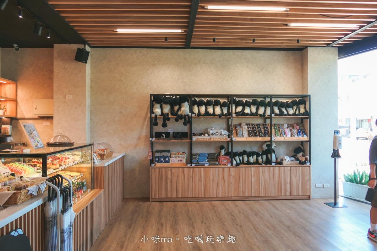 【五結親子景點】黑RURU CAFE｜宜蘭超人氣笑笑羊主題咖啡館！餐點好吃、互動餵羊 萌萌的太可愛啦，內附菜單、入園資訊，宜蘭寵物友善餐廳