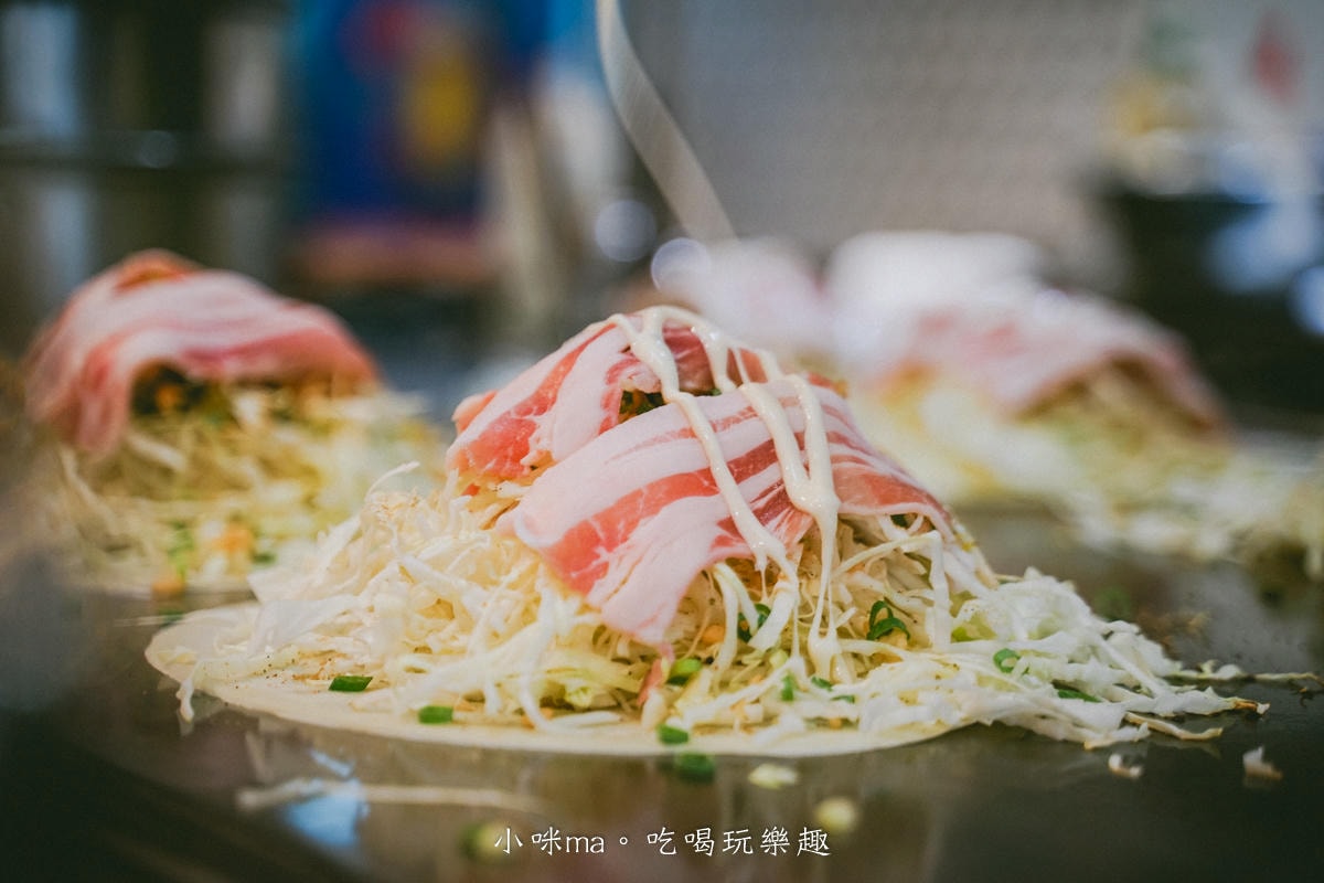 【台北美食】赤鐵廣島燒專賣店-民權店｜台北也吃得到正宗日本廣島燒，日本人開的，餡料堆疊11層有夠浮誇！捷運民權西路站