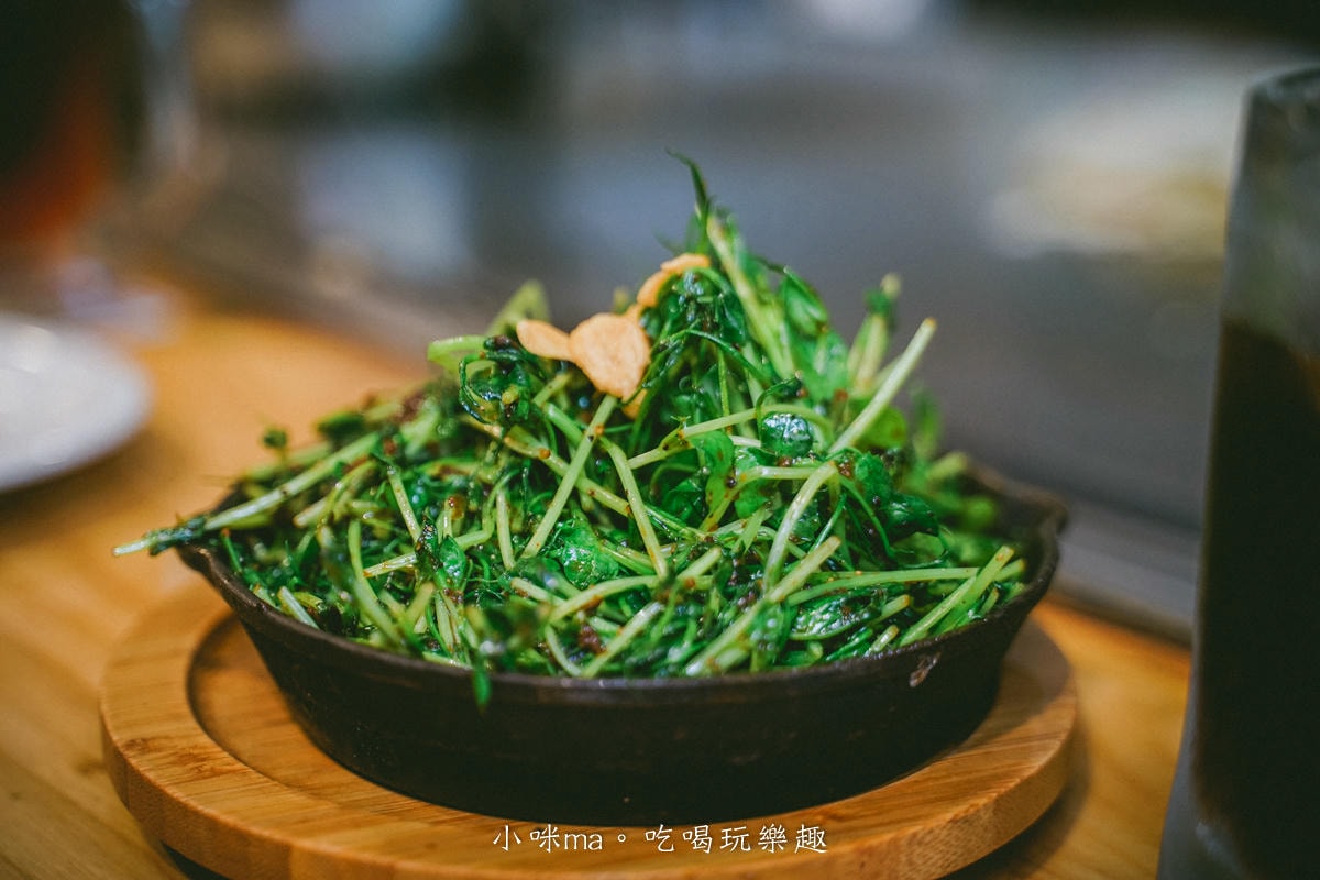 【台北美食】赤鐵廣島燒專賣店-民權店｜台北也吃得到正宗日本廣島燒，日本人開的，餡料堆疊11層有夠浮誇！捷運民權西路站