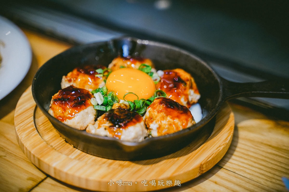 【台北美食】赤鐵廣島燒專賣店-民權店｜台北也吃得到正宗日本廣島燒，日本人開的，餡料堆疊11層有夠浮誇！捷運民權西路站