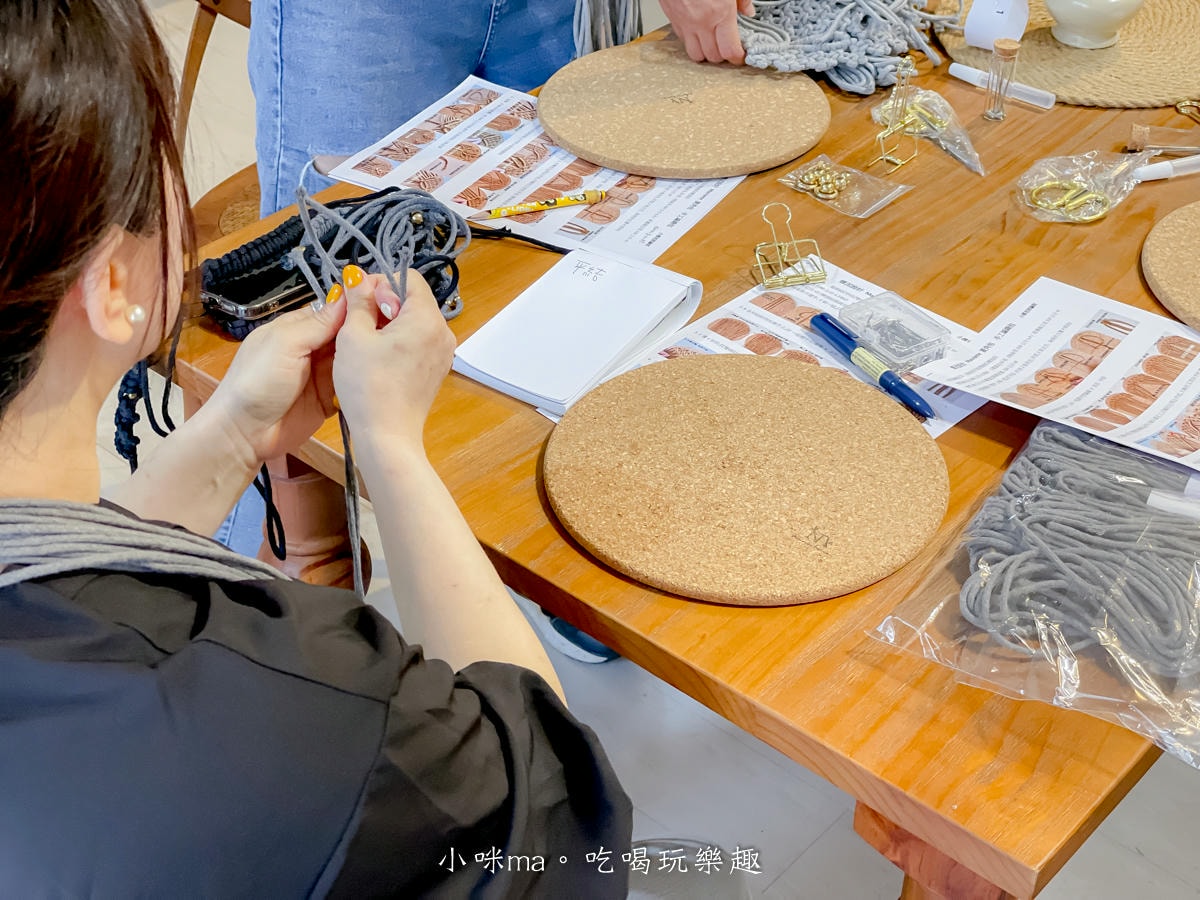 【編織課程】娜泥 手作編織|原創編織菱角包 一包3WAY背法!一堂課做出一個包成就感爆棚,初學者都能輕易上手!編織包手作課程推薦 - 第14張圖 【編織課程】娜泥 手作編織|原創編織菱角包 一包3WAY背法!一堂課做出一個包成就感爆棚,初學者都能輕易上手!編織包手作課程推薦