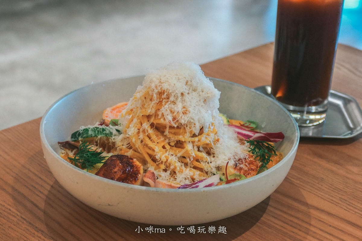 【桃園美食】CAFE STAY｜旅人咖啡新品牌，獨棟玻璃屋設計美翻 餐點好吃又好拍，近風禾公園
