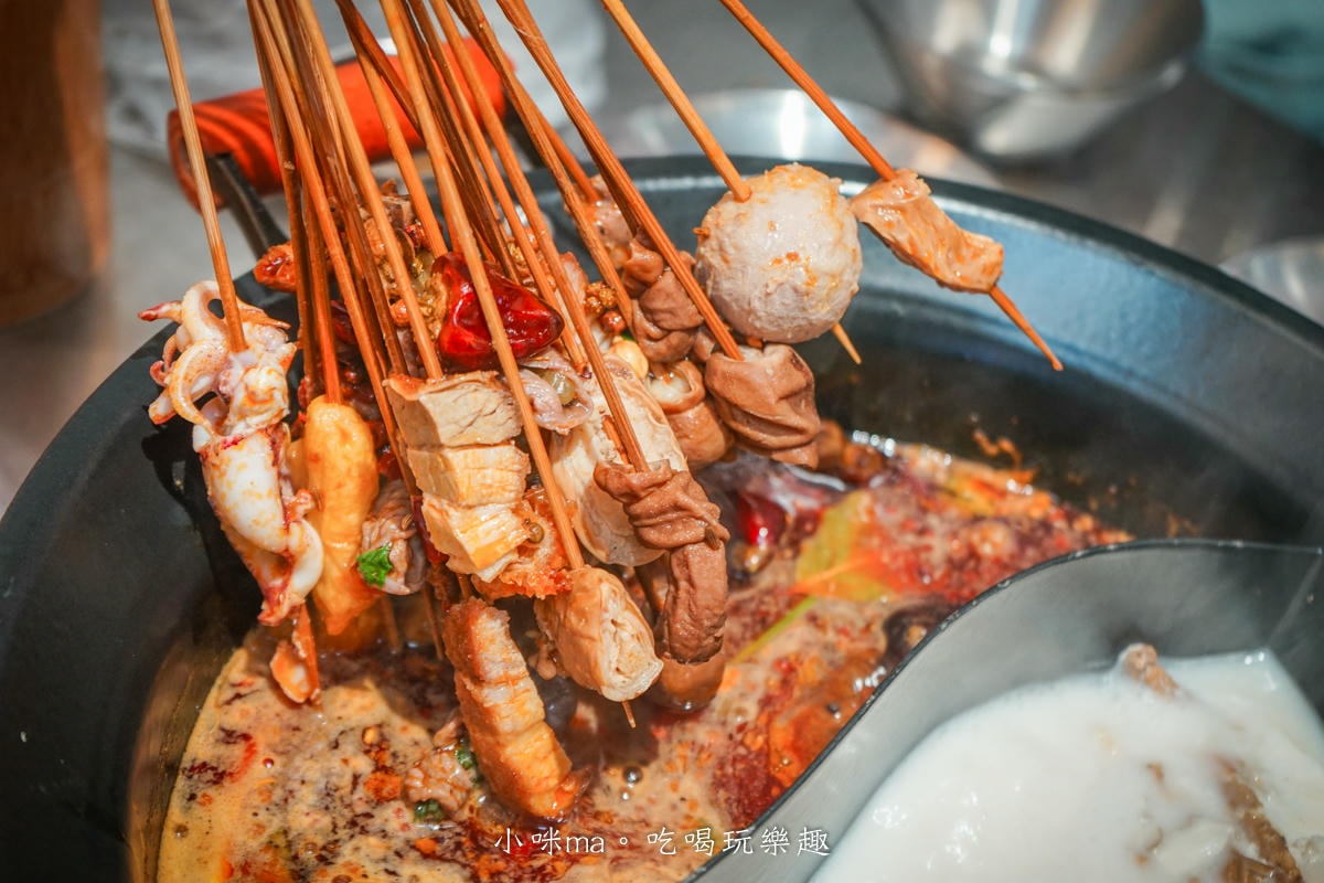 【中和美食】李鐵柱百草串串香|上百種串串搭配正宗重慶風味鍋底,麻辣帶勁好滋味,一串、二串…停不下來啦,捷運永安市場站 - 第36張圖 【中和美食】李鐵柱百草串串香|上百種串串搭配正宗重慶風味鍋底,麻辣帶勁好滋味,一串、二串…停不下來啦,捷運永安市場站
