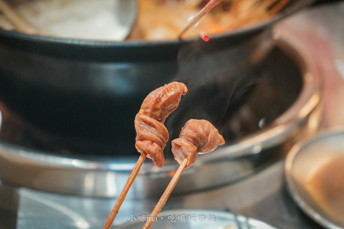 【中和美食】李鐵柱百草串串香|上百種串串搭配正宗重慶風味鍋底,麻辣帶勁好滋味,一串、二串…停不下來啦,捷運永安市場站 - 第31張圖 【中和美食】李鐵柱百草串串香|上百種串串搭配正宗重慶風味鍋底,麻辣帶勁好滋味,一串、二串…停不下來啦,捷運永安市場站