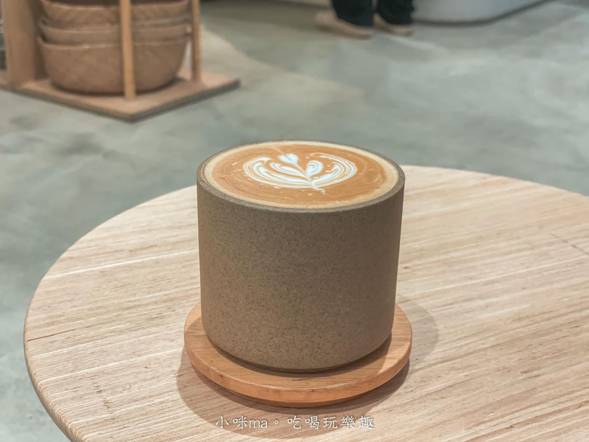 【內湖咖啡廳】AROS COFFEE 一縷光|內湖巷弄內韓系網美咖啡廳,奶茶色系配上滿室綠植超放鬆,捷運港墘站 - 第14張圖 【內湖咖啡廳】AROS COFFEE 一縷光|內湖巷弄內韓系網美咖啡廳,奶茶色系配上滿室綠植超放鬆,捷運港墘站