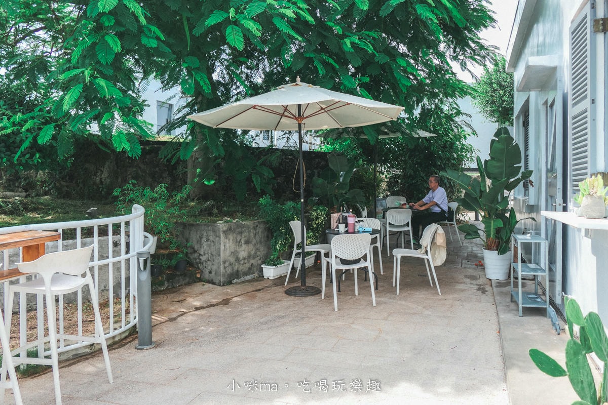 【旗津美食】Shoreline Coffee & Roaster 海岸線咖啡燈塔店|旗津最美的咖啡廳,制高點俯瞰整個港灣,配上白色燈塔,國外氛圍滿點 - 第8張圖 【旗津美食】Shoreline Coffee & Roaster 海岸線咖啡燈塔店|旗津最美的咖啡廳,制高點俯瞰整個港灣,配上白色燈塔,國外氛圍滿點