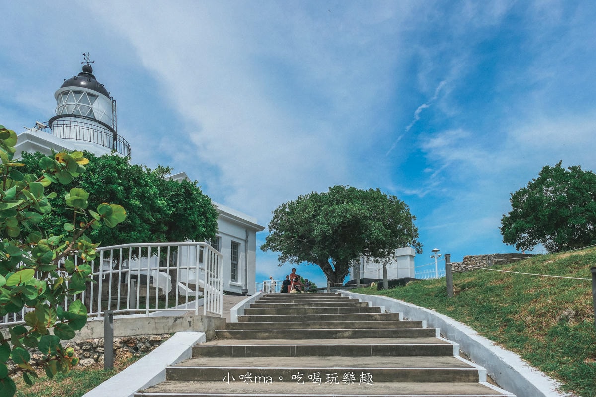 【旗津美食】Shoreline Coffee & Roaster 海岸線咖啡燈塔店|旗津最美的咖啡廳,制高點俯瞰整個港灣,配上白色燈塔,國外氛圍滿點 - 第3張圖 【旗津美食】Shoreline Coffee & Roaster 海岸線咖啡燈塔店|旗津最美的咖啡廳,制高點俯瞰整個港灣,配上白色燈塔,國外氛圍滿點