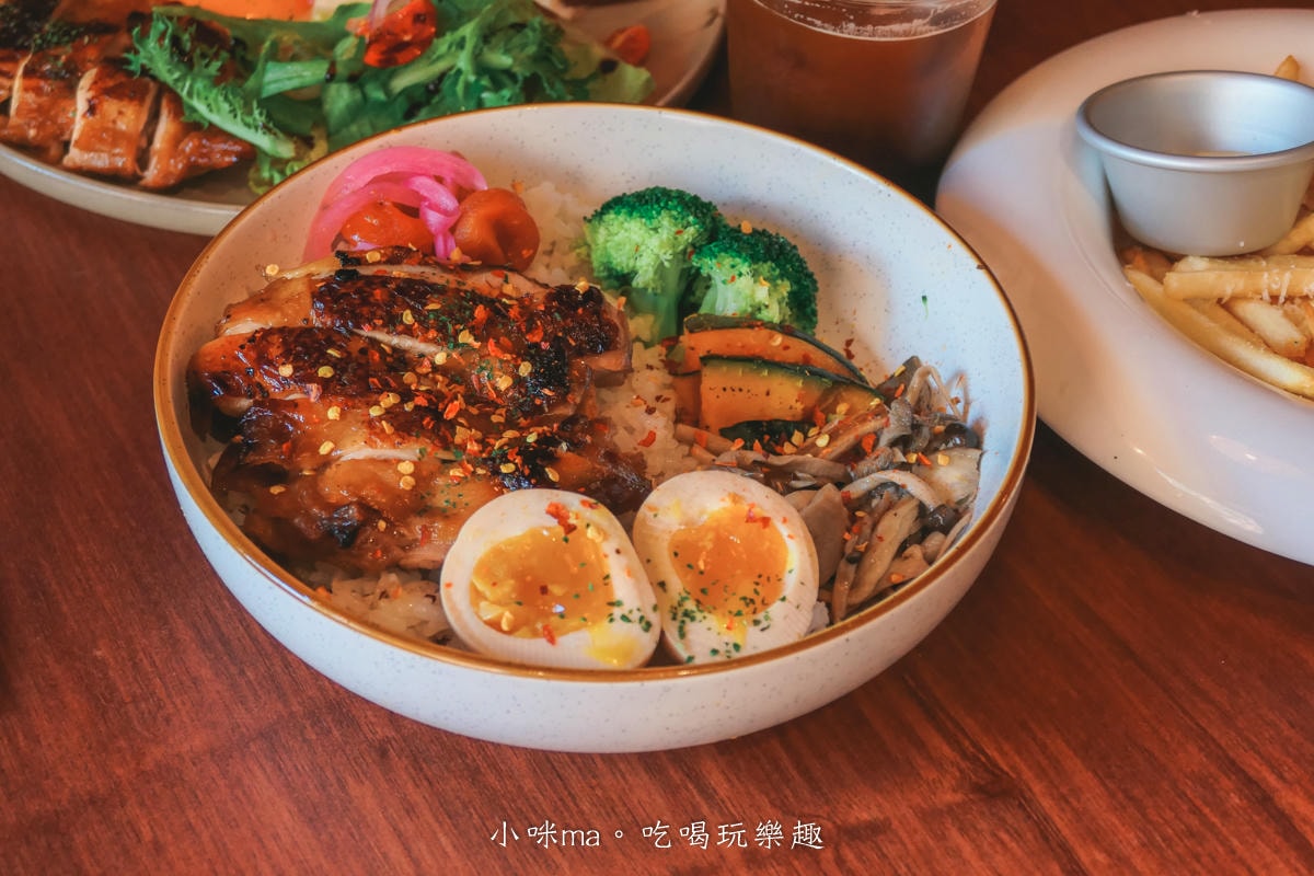 【西門町咖啡廳】LOST and Found 西門|信義安和爆紅的北歐風咖啡廳開二店啦,二層樓老宅有夠chill,寵物友善餐廳,捷運西門站 - 第18張圖 【西門町咖啡廳】LOST and Found 西門|信義安和爆紅的北歐風咖啡廳開二店啦,二層樓老宅有夠chill,寵物友善餐廳,捷運西門站