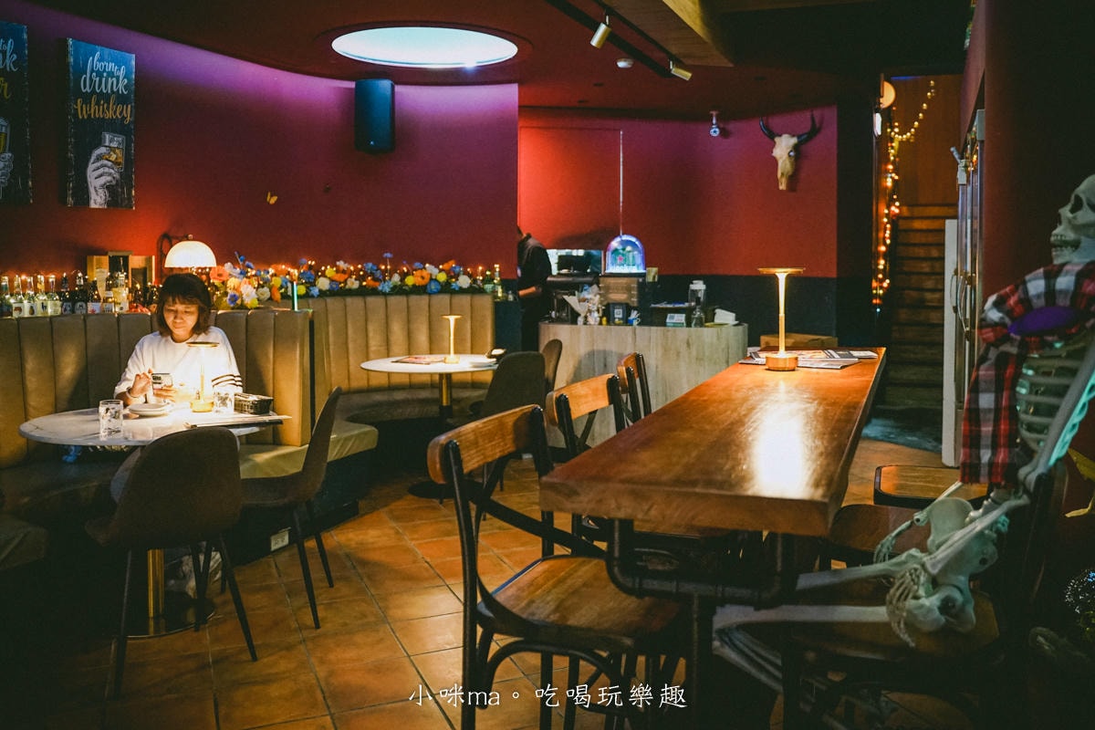 【板橋美食】The Wild Boar 野豬精釀啤酒餐酒館｜結合早午餐、義式料理、串燒的餐酒館，上百種精釀啤酒任你挑，google評論4.8顆星，捷運板橋站