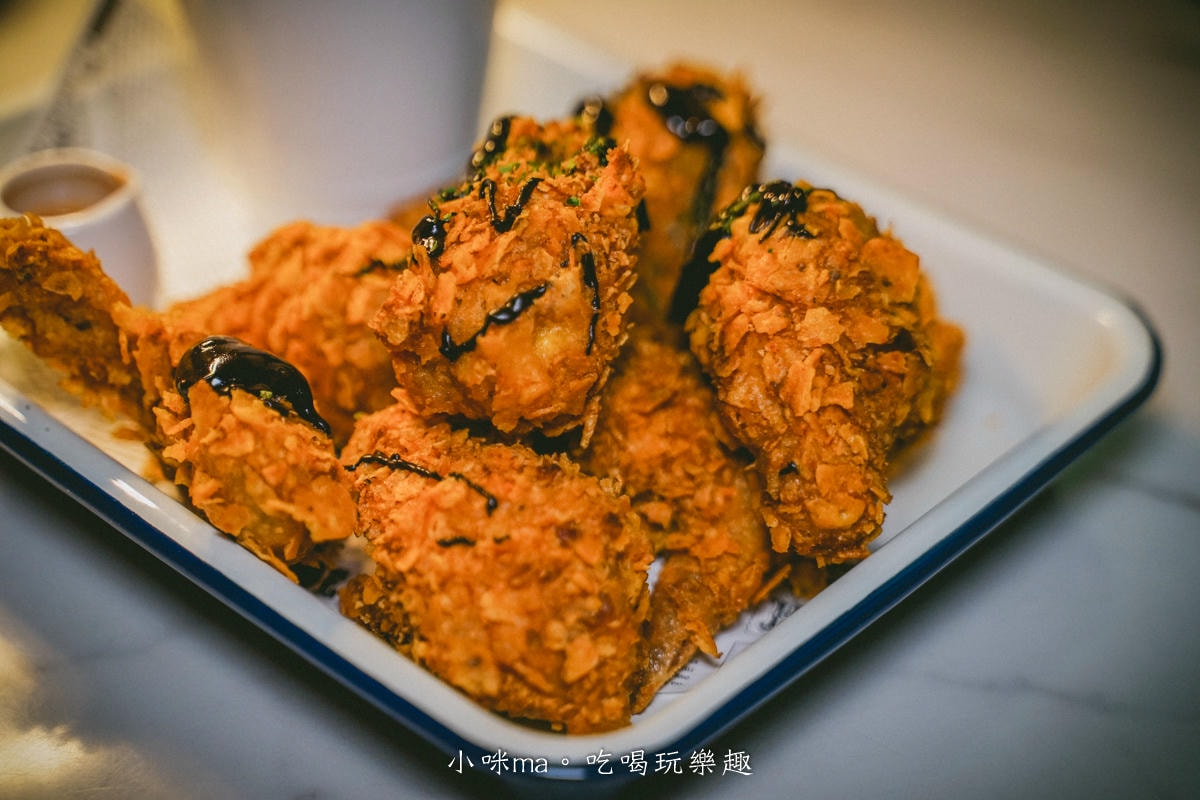 【板橋美食】The Wild Boar 野豬精釀啤酒餐酒館｜結合早午餐、義式料理、串燒的餐酒館，上百種精釀啤酒任你挑，google評論4.8顆星，捷運板橋站