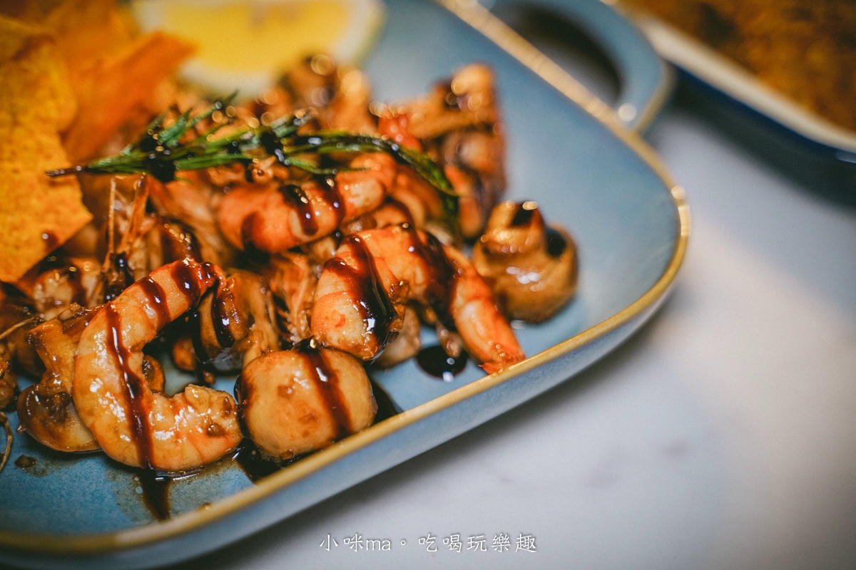 【板橋美食】The Wild Boar 野豬精釀啤酒餐酒館｜結合早午餐、義式料理、串燒的餐酒館，上百種精釀啤酒任你挑，google評論4.8顆星，捷運板橋站