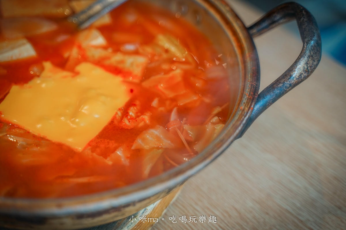 【韓式烤肉吃到飽】OKAY韓國烤肉｜499元暢快享韓式烤肉、炸雞、鍋物、小菜，韓味滿滿一次到位！中山站美食推薦