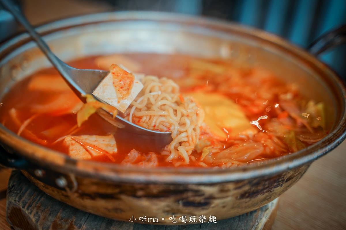 【韓式烤肉吃到飽】OKAY韓國烤肉｜499元暢快享韓式烤肉、炸雞、鍋物、小菜，韓味滿滿一次到位！中山站美食推薦