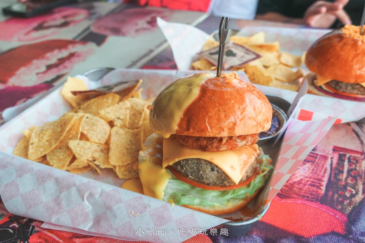 【苗栗大湖美食】Route3 三號公路美式餐廳|手打漢堡、大份量排餐,大湖聚餐推薦 - 第13張圖 【苗栗大湖美食】Route3 三號公路美式餐廳|手打漢堡、大份量排餐,大湖聚餐推薦