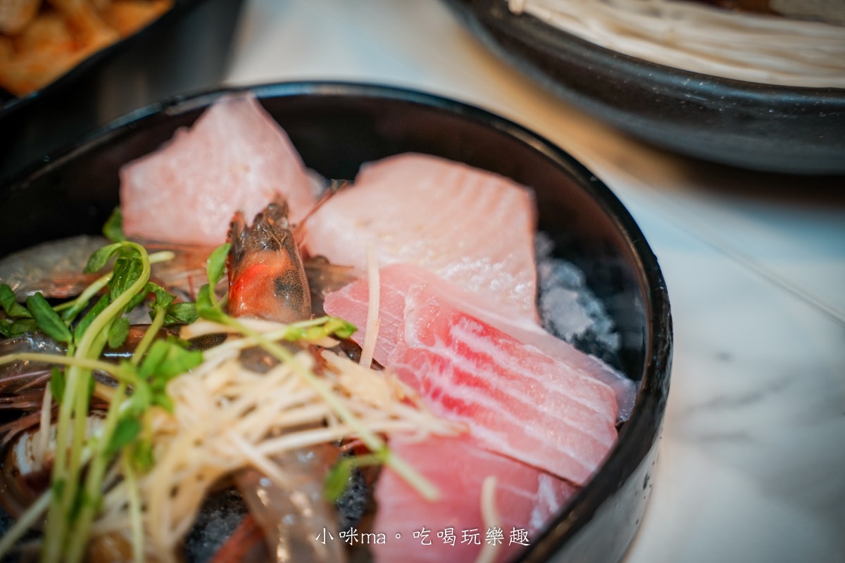 【中和火鍋推薦】焱焱燒鍋銅盤・鍋物｜積穗夜市高CP值火鍋吃到飽，銅盤烤肉＋火鍋一次滿足！
