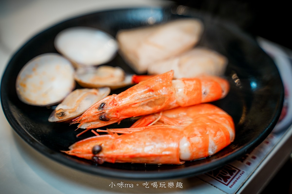 【中和火鍋推薦】焱焱燒鍋銅盤・鍋物｜積穗夜市高CP值火鍋吃到飽，銅盤烤肉＋火鍋一次滿足！